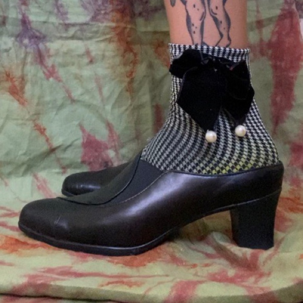 90’s classic black mules in excellent condition